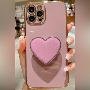 Lavender iPhone 14 Max Pro. New, never used. Perfect condition. Super cute! 💜